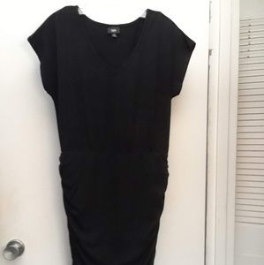 Size L black v neck side ruching dress